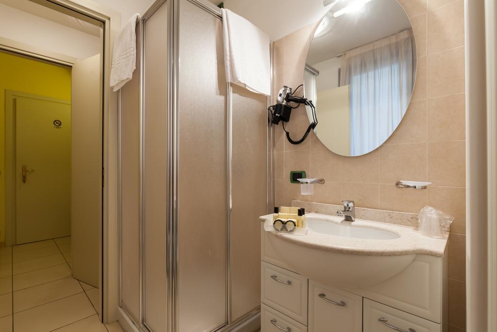 Doppelzimmer mit Balkon